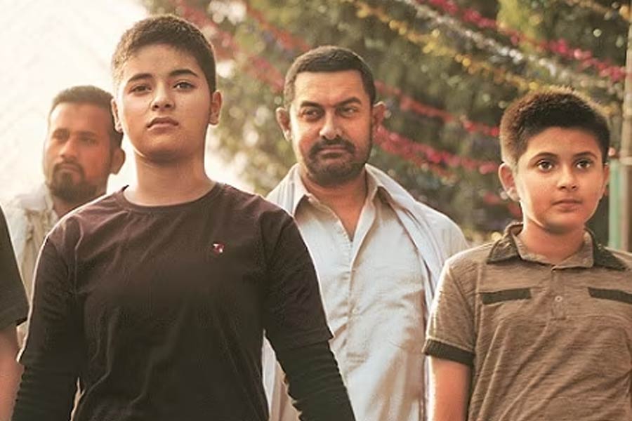 কেরিয়ারের প্রথম ছবি আমিরের সঙ্গে। মুক্তির পর বিশ্ব জুড়ে ভাল ব্যবসা করে ‘দঙ্গল’। রাতারাতি জনপ্রিয়তা পেয়ে যান সুহানি।