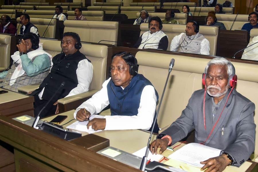 Discontent among Cong MLAs in Jharkhand threaten to boycott assembly session