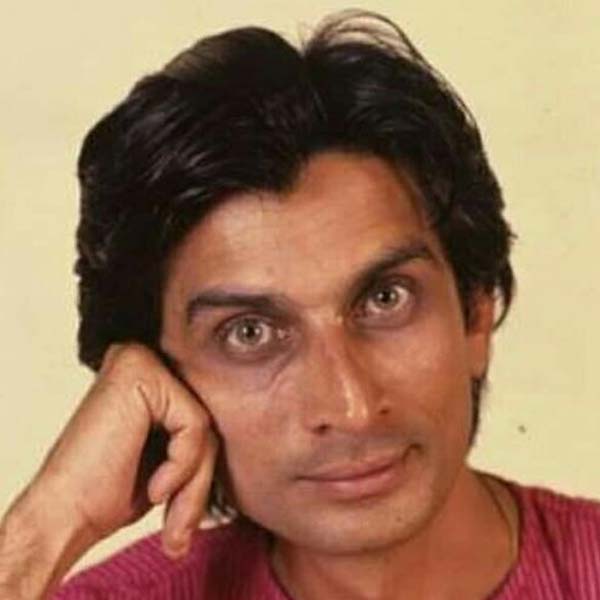 ‘স্পর্শ’ মুক্তির পর একের পর এক হিন্দি ছবিতে অভিনয়ের প্রস্তাব পেতে থাকেন মোহন। ‘আদত সে মজবুর’, ‘হোলি’, ‘মির্চ মশলা’, ‘হিরো হীরালাল’ এবং ‘আরণ্যক’-এর মতো হিন্দি ছবিতে অভিনয় করতে দেখা যায় তাঁকে।