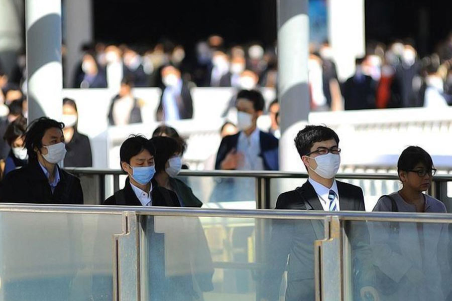 বিবিসির প্রতিবেদন অনুযায়ী, জাপানের ক্ষেত্রে গত ত্রৈমাসিকে তাদের অর্থনীতি ০.৪ শতাংশ কমেছিল। তার আগের ত্রৈমাসিকে জাপানের অর্থনৈতিক হ্রাসের হার ছিল ৩.৩  শতাংশ।