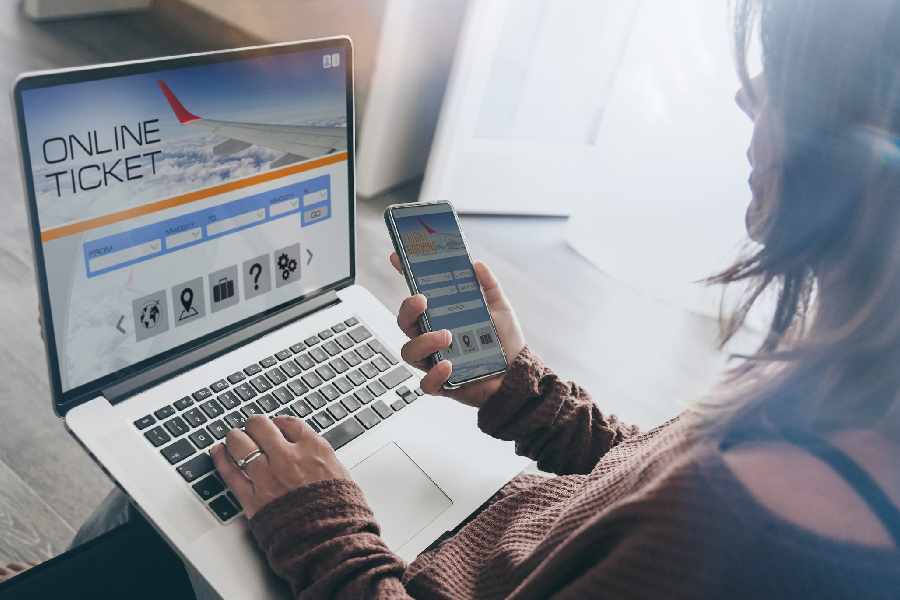 Hacks to book cheap flight tickets