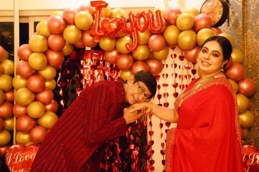 একসঙ্গে থাকা প্রসঙ্গে শ্রীময়ী বলেন, “আপাতত মায়ের কাছে রয়েছি। ৬ মার্চের পর থেকে দু’জনে একসঙ্গে থাকা শুরু করব।”