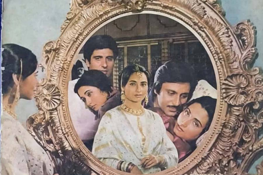 সালমা হুমকি অগ্রাহ্য করে অভিনয় চালিয়ে যেতে থাকেন। বলিপাড়ায় কানাঘুষো শোনা যায়, বলি অভিনেত্রী অমৃতা সিংহের মা রুকসানা সুলতান নাকি হুমকি দিতেন সালমাকে।