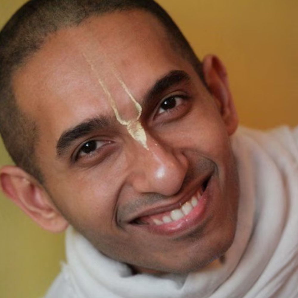 আইআইটি থেকে পাশ করে আমেরিকার কর্নেল ইউনিভার্সিটিতে এমবিএ করার জন্য ভর্তি হন রসনাথ দাস। এমবিএ করার পর সেখানে ইনভেস্টমেন্ট ব্যাঙ্কার হিসাবে কাজ শুরু করেন তিনি।