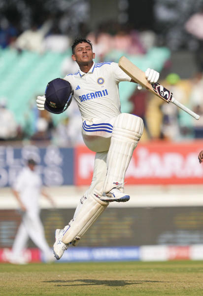 ইংল্যান্ডের বিরুদ্ধে তিনটি টেস্টের ছ’টি ইনিংস মিলিয়ে ২২টি ছক্কা মেরেছেন যশস্বী। এটিই সেই বিশ্বরেকর্ড।