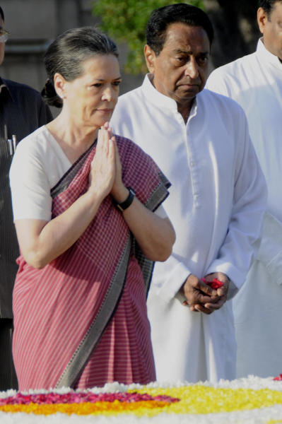 কংগ্রেসের একটি সূত্র জানাচ্ছে, রাজ্যসভা ভোটে টিকিটের জন্য কমল স্বয়ং সোনিয়ার কাছে আবেদন জানালেও তা গ্রাহ্য হয়নি। এমনকি বিধায়কদের সমর্থন নিয়ে তিনি কংগ্রেস সভাপতি মল্লিকার্জুন খড়্গের সঙ্গে দেখা করেছিলেন। কিন্তু শীর্ষ নেতৃত্ব তাঁর ইচ্ছা পূরণে আগ্রহ দেখায়নি।