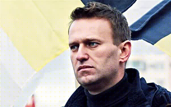 জেল কর্তৃপক্ষের দাবি, শুক্রবার সকালে নিজের সেলেই হাঁটাচলা করছিলেন রাশিয়ার বিরোধী দলের নেতা নাভালনি। হাঁটতে হাঁটতে আচমকাই মাটিতে পড়ে যান তিনি। সঙ্গে সঙ্গে জ্ঞান হারান। চিকিৎসকেরা তাঁকে পরীক্ষা করে মৃত বলে ঘোষণা করেন।