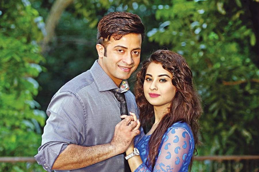 Bubbly praises Shakib khan at an event, are they coming back together dgtl