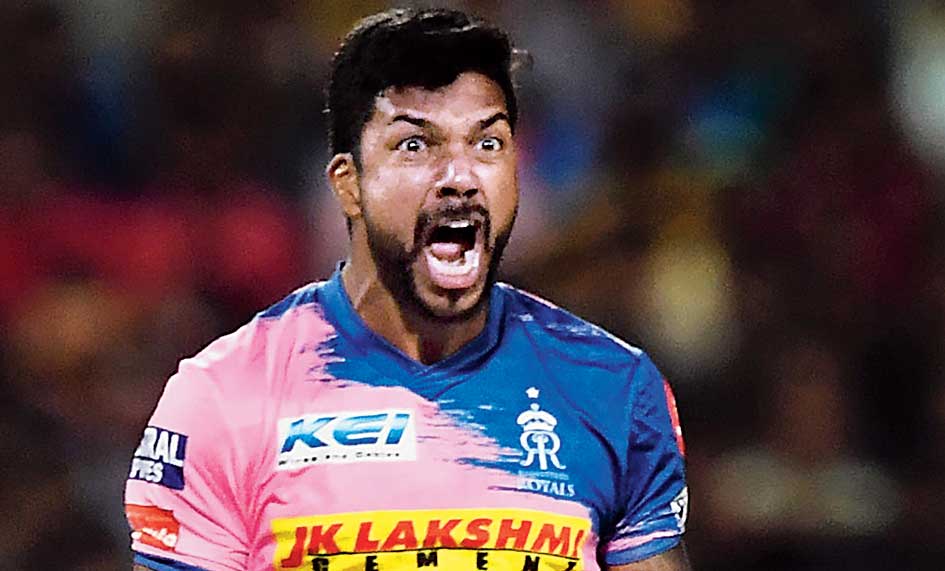 ভারতের হয়ে ন’টি এক দিনের ম্যাচও খেলেছিলেন বরুণ। ২৯টি আন্তর্জাতিক উইকেট নেওয়া ঝাড়খণ্ড পেসার প্রথম শ্রেণির ক্রিকেটে নিয়েছেন ১৭৩টি উইকেট।