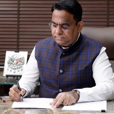 আর এক এসপি বিধায়ক রইস শেখ দাবি করেন, রাজ্যে মুসলিমদের সুযোগ-সুবিধা দেওয়া উচিত।