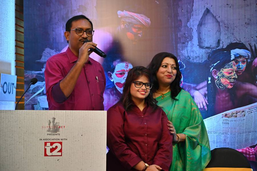 রূপকথার বাবা মায়ের বক্তব্যে উঠে এসেছে আত্মবিশ্বাস ও তার পাশপাশি মেয়ের এই উদ্যোগে পাশে থাকার অদম্য ইচ্ছা। 