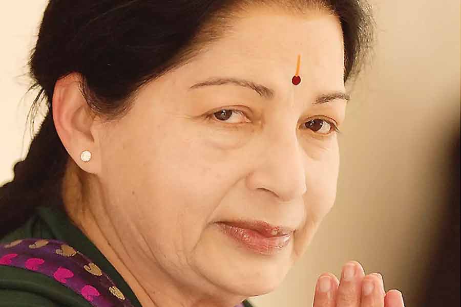 Special Court said Jayalalithaa\\\\\\\\\\\\\\\'s Over 27kg Gold Will be Given to Tamil Nadu Govt