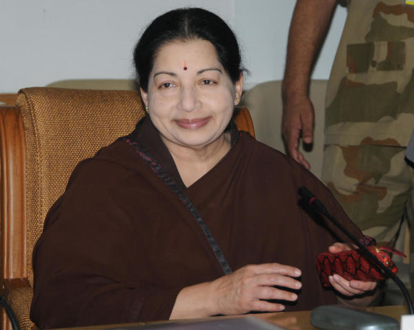 একটি দুর্নীতি মামলায় দোষী সাব্যস্ত হয়েছিলেন জয়ললিতা। সেই মামলায় এডিএমকে নেত্রীকে ১০০ কোটি টাকা জরিমানা দেওয়ার নির্দেশ দেওয়া হয়। 