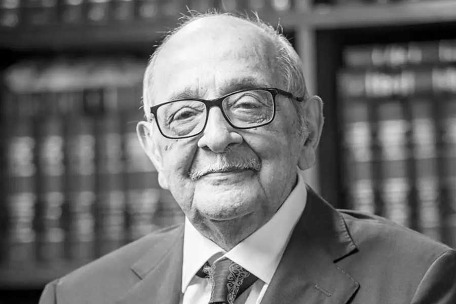 Senior Supreme Court lawyer Fali S Nariman dies at 95