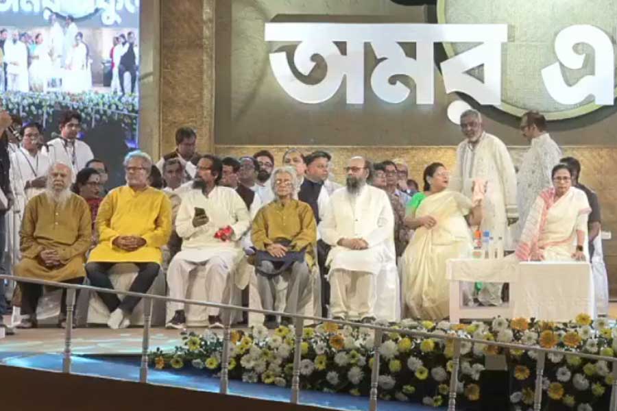 Despite not being named in the guest list, Shuvaprasanna remained next to CM Mamata Banerjee on the stage of the International Mother Language Day’s program