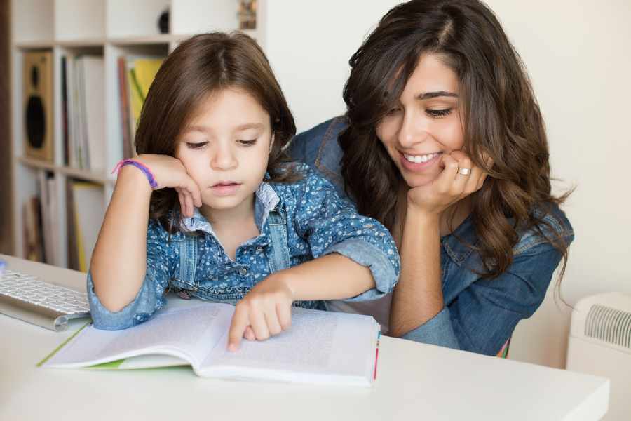 Tricks to help young kids develop good reading habits