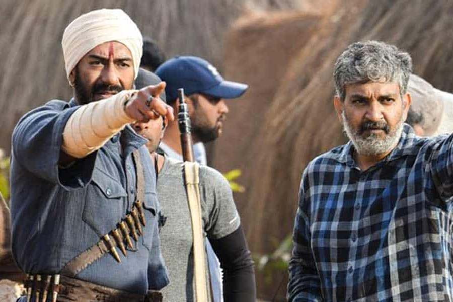 ২০২২ সালে এসএস রাজামৌলির পরিচালনায় প্রেক্ষাগৃহে মুক্তি পায় ‘আরআর’। এই ছবিতে ক্যামিয়ো চরিত্রে অভিনয় করতে দেখা যায় বলি অভিনেতা অজয় দেবগনকে।