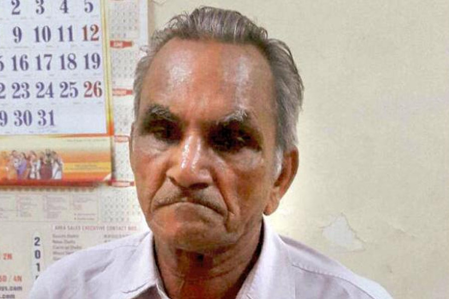 নটবরলালের মতো ধনীরামও মানুষ ঠকানোয় ‘পিএইচডি’ করেছেন। ভারতের অন্যতম বিজ্ঞ এবং বুদ্ধিমান অপরাধী হিসাবেও কুখ্যাতি অর্জন করেছেন তিনি।