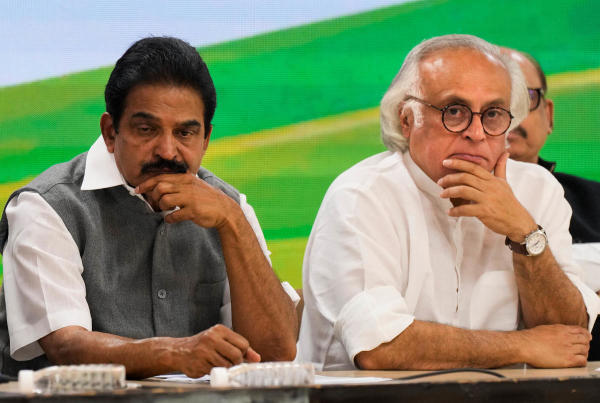 প্রকাশিত খবরে শুধু ‘হিমশৈলের চূড়া’টুকুর কথা বলা হয়েছে বলে কংগ্রেস নেতার দাবি।