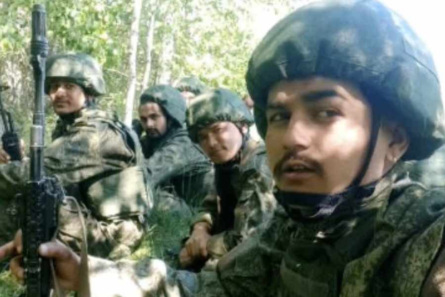 সুফিয়ান নিজের বাড়িতে একটি ভিডিয়ো পাঠিয়ে বলেন, ‘‘দয়া করে আমাদের বাঁচান। আমরা হাই-টেক জালিয়াতির শিকার।’