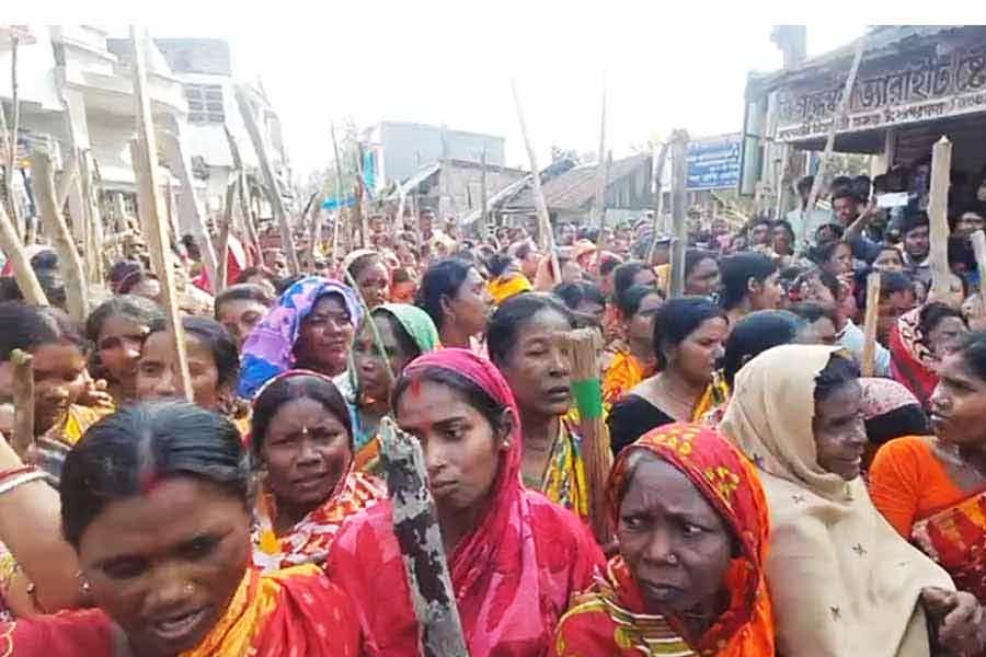 ৮ ফেব্রুয়ারি সন্দেশখালিতে মহিলাদের বিক্ষোভ।