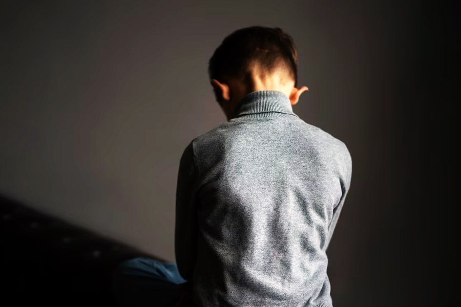 টিটু নাকি বলতে থাকে, ‘‘আমার পরিবারকে বলুন যাতে আমার সন্তান এবং স্ত্রীর যত্ন নেয়। আমি এখানে খাবার খাচ্ছি। কিন্তু ওরা কী অবস্থায় রয়েছে আমি জানি না।’’