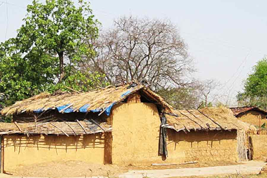 অশোক খোঁজ লাগিয়ে জানতে পারেন, সত্যিই খুন হয়েছিলেন সুরেশ। তাঁর স্ত্রী-সন্তান-সহ পুরো পরিবার এখনও ওই বাড়িতেই থাকেন।