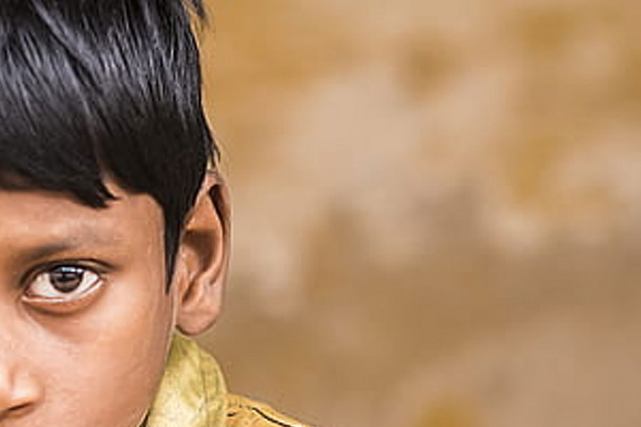 এর পর টিটুকে সুরেশ সংক্রান্ত একের পর এক প্রশ্ন করে সুরেশের পরিবার। টিটু নাকি সে সব প্রশ্নের সঠিক উত্তরও দেয়।