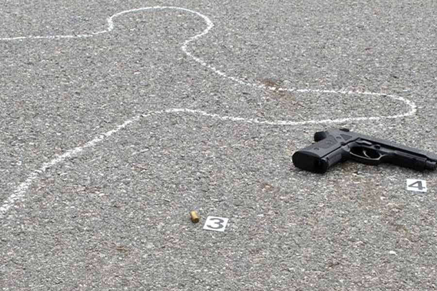 আগরা গিয়ে টিটু নাকি সুরেশের খুনিদেরও চিনিয়ে দিয়েছিল। জানিয়েছিল, সুরেশের ব্যবসার শত্রুরাই তাঁকে খুন করেছে। এর পর আবার বিড় গ্রামে ফিরে গিয়েছিল টিটু। 