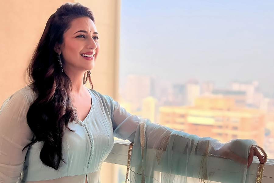 ১৯৮৪ সালের ১৪ ডিসেম্বর মধ্যপ্রদেশের ভোপালে জন্ম দিব্যাঙ্কার। ভোপালে বাবা-মা, দিদি এবং ভাইয়ের সঙ্গে থাকতেন তিনি। দিব্যাঙ্কার বাবা পেশায় ফার্মাসিস্ট ছিলেন। ভোপালেই স্কুল এবং কলেজের পড়াশোনা শেষ করেন দিব্যাঙ্কা।