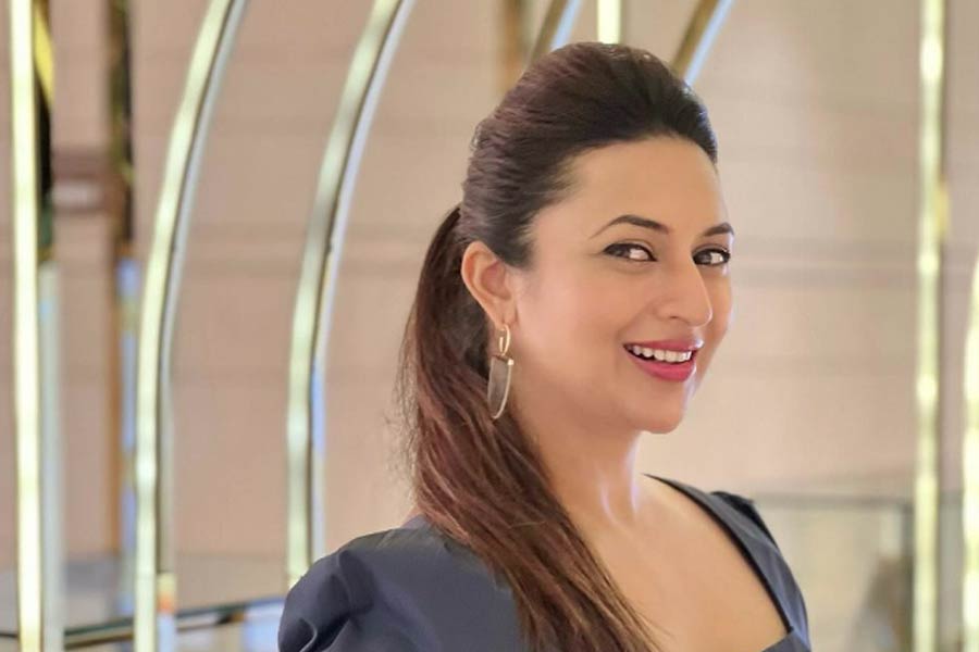 কানাঘুষো শোনা যায়, আইএএস পরীক্ষার প্রস্তুতি নিচ্ছিলেন দিব্যাঙ্কা। ‘বনু ম্যায় তেরি দুলহন’ ধারাবাহিকের শুটিং শুরুর সময় প্রস্তুতি মাঝপথে ছেড়ে দিতে হয় তাঁকে। বাবা-মায়ের আপত্তি সত্ত্বেও তাঁদের রাজি করান দিব্যাঙ্কা।