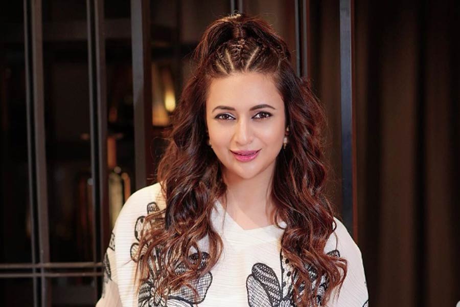 ২০১৭ সালে স্বামীর সঙ্গে নাচের এক প্রতিযোগিতায় অংশ নিতে দেখা যায় দিব্যাঙ্কাকে। সেই প্রতিযোগিতায় বিজয়ীও হয়েছিলেন তাঁরা।