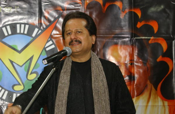 তার পর ১৯৯১ সালে ‘সাজন’ ছবির ‘জিয়ে তো জিয়ে’ গানটিও তাঁর কেরিয়ারের অন্যতম হিট।