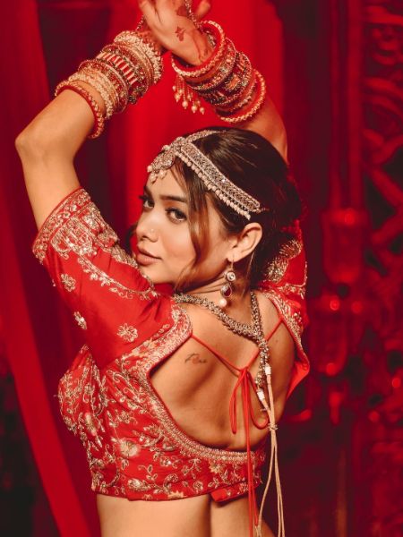 6 classy saree blouse designs of Manisha Rani dgtl