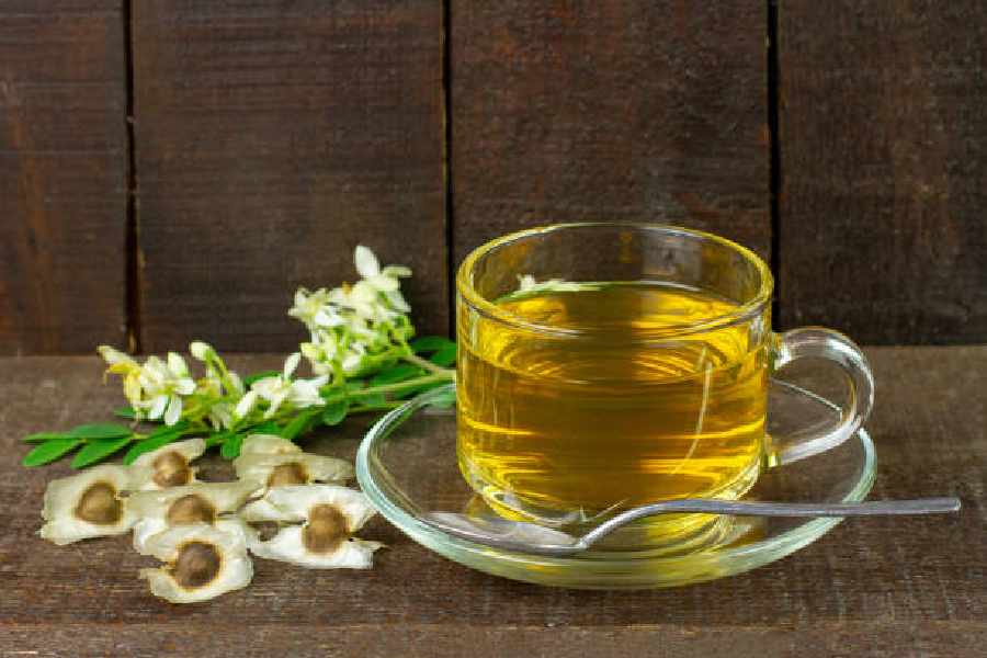 Five health benefits of drinking moringa tea on an empty stomach