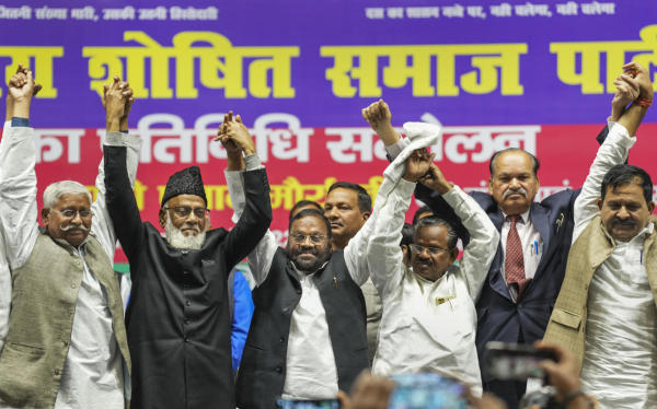 তার আগে ১৯৯৬, ১৯৯৮ এবং ২০০৪ সালে মোরাদাবাদ লোকসভা আসন থেকে জয়ী হন তিনি।