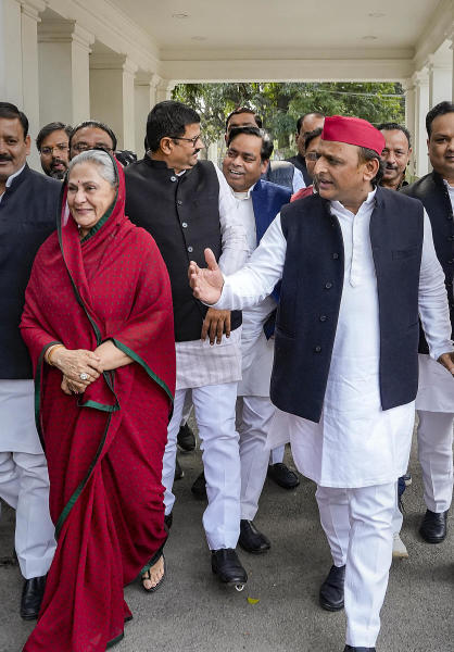 দেশের বিবিধ বিষয়ে মুসলমান সম্প্রদায়ের হয়ে শক্তিশালী স্বর হিসাবে তাঁকে শ্রদ্ধা করতেন সব রাজনৈতিক দলের নেতারাই।