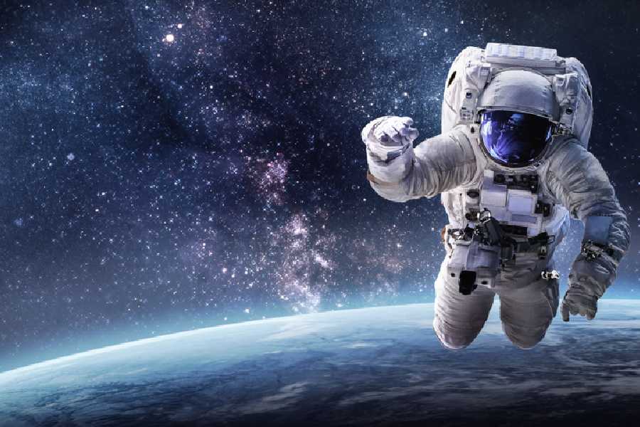 তার পর সম্ভাব্য অন্য নভশ্চরদের সঙ্গে রাশিয়ার ইউরি গ্যাগারিন কসমোনট ট্রেনিং সেন্টারে প্রশিক্ষণ দেওয়া হয় এই চার জনকেও। ২০২০ সালের ফেব্রুয়ারি মাস থেকে ২০২১ সালের মার্চ মাস পর্যন্ত এই প্রশিক্ষণ চলে।