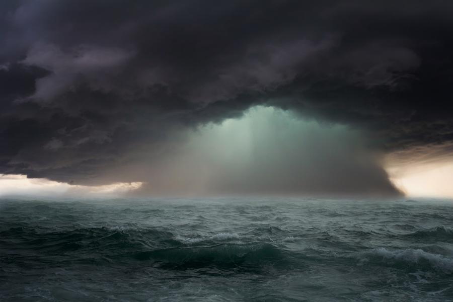 অস্ট্রেলিয়া সরকার জাহাজের ওই কর্মীদের পরিবারগুলিকে খুঁজে বার করার কাজ শুরু করেছে। 