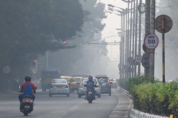 তবে চলতি সপ্তাহে তাপমাত্রার বিশেষ পরিবর্তন হবে না। এমনটাই জানাল আলিপুর আবহাওয়া দফতর।