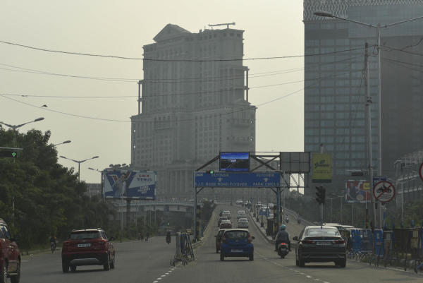 আগামী চার-পাঁচ দিনে কলকাতার সর্বনিম্ন তাপমাত্রা ২১ থেকে ২২ ডিগ্রি সেলসিয়াসের ঘরে থাকতে পারে। 