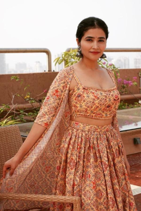 ঘটনাস্থলেই মোটরসাইকেলের চালক-সহ নয় জনের মৃত্যু হয়। দুর্ঘটনার পর ঘটনাস্থল থেকে পালিয়ে যান ট্রাকচালক। 