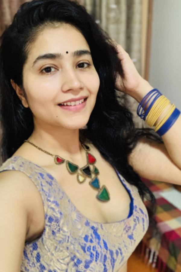 নিজের বেঁচে থাকার খবর জানালেন আঁচল। ‘পঞ্চায়েত ২’ সিরিজ়ে তাঁকে দেখা গিয়েছিল নায়িকা রিঙ্কির বন্ধুর চরিত্রে।