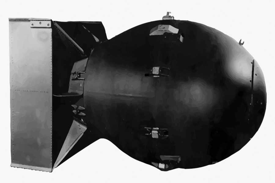 কম ওজনের এই পরমাণু বোমার শক্তি ছিল ২০ টন টিএনটি বিস্ফোরণের সমান।