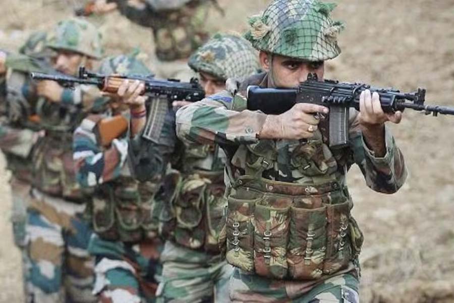 পরে কূটনৈতিক স্তরেও ভারতকে সেনা সরাবার বার্তা দেয় মলদ্বীপ। দ্বীপরাষ্ট্রটির ঘরোয়া রাজনীতিতেও মুইজ়ুর দল প্রোগ্রেসিভ পার্টি অফ মলদ্বীপস (পিপিএম) এই বলে প্রচার চালায় যে, দেশের সার্বভৌম ক্ষমতাকে খর্ব করতেই সেনা রেখে দিয়েছে ভারত।