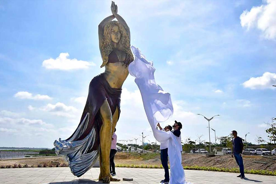 ২০০৫ সালে ‘হিপস ডোন্ট লাই’ নামের পপ ঘরানার একটি গান মুক্তি পায় শাকিরার। মুক্তির পরেই গানটি লোকমুখে ছড়িয়ে পড়ে। আন্তর্জাতিক স্তরের শ্রোতাদেরও মনে ধরে গানটি।