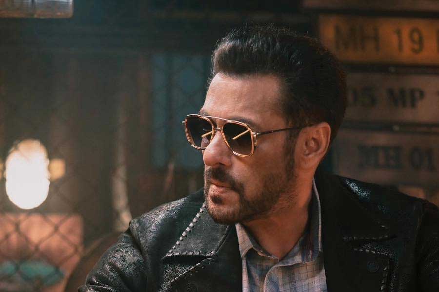 Meet the first Indian actor who charged 100 crore rupees per film 