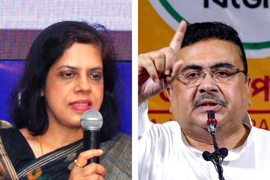 নিয়োগের ঠিক এক দিন পরেই বিরোধী দলনেতা শুভেন্দু নন্দিনীর নিয়োগকে সরাসরি ‘অবৈধ’ বলেছেন। সঙ্গে জানিয়ে দিয়েছেন, এই ‘অবৈধ’ নিয়োগের বিরুদ্ধে তিনি আদালতের দ্বারস্থ হবেন।