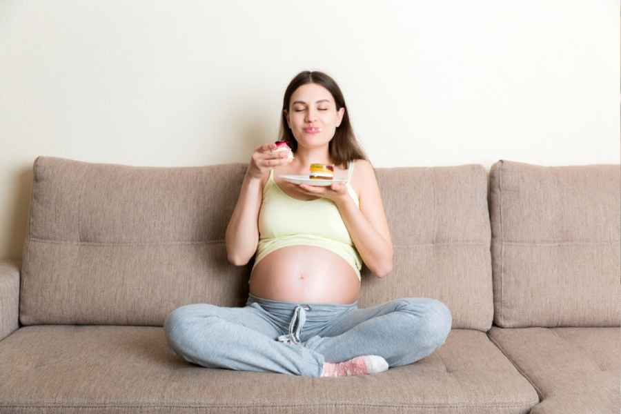 Five ways to manage sugar cravings during pregnancy.