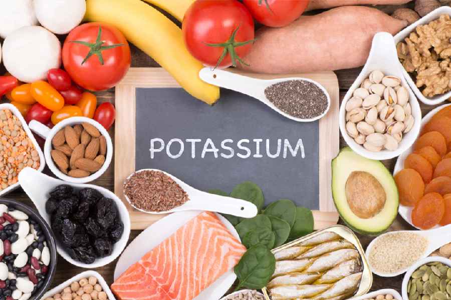 Five common food that are rich in potassium.